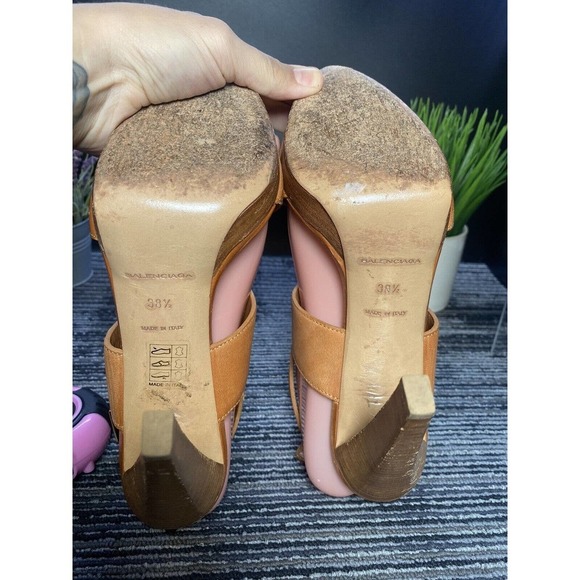 Balenciaga Women’s Sz 8 Brown Leather Ankle Strap/w Big Buckle 5” Heeled Sandal - Picture 7 of 12